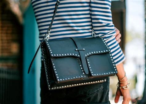 Shop bags in Hong Kong: Elevate your outfit today 